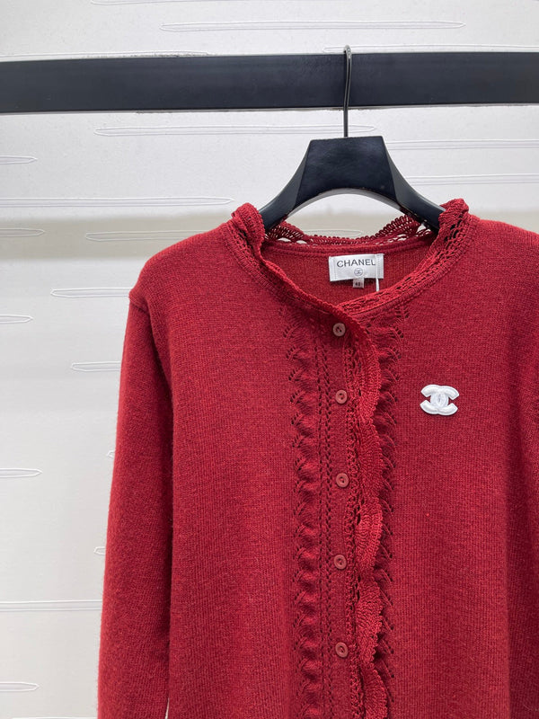 CC 26 Gilet en maille bordé de dentelle Laine rouge 340992