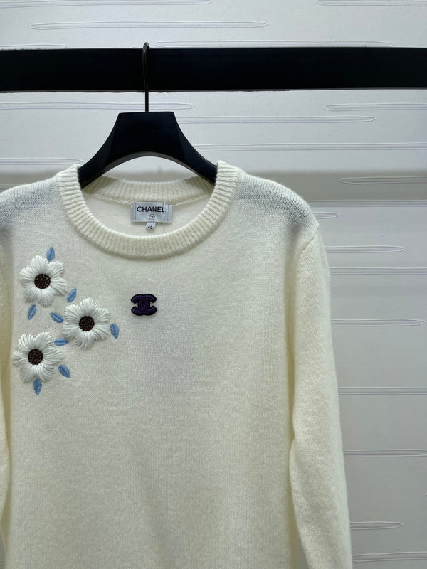 Chanel Motifs Floraux Pull Crème Brodé 340996