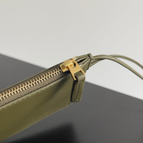 BV Large Cabat Bag 51cm Army Green Leather GHW