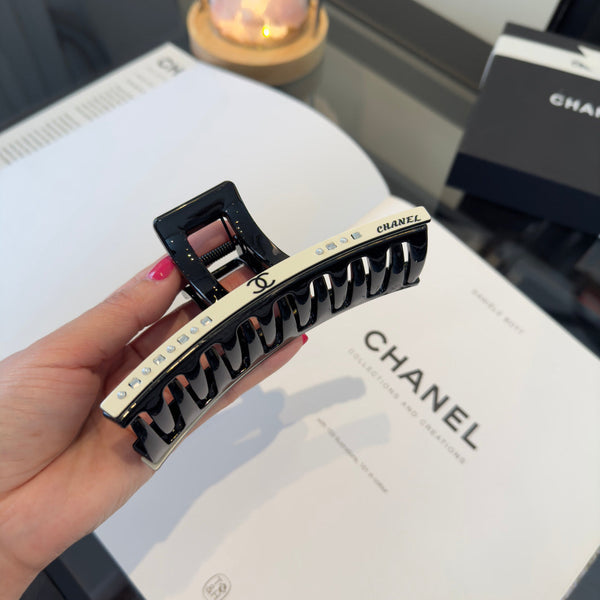 CC 26s Black White Claw Hair Clip 275563