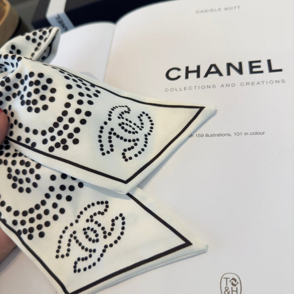 CC 26s White Bow Scrunchie 275564