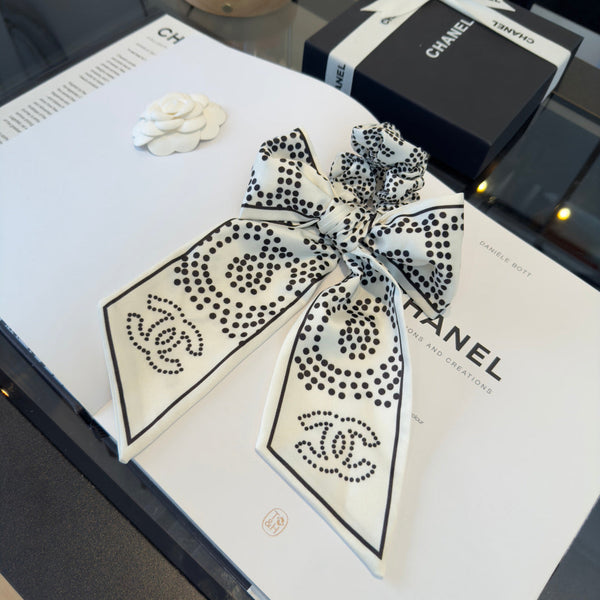 CC 26s White Bow Scrunchie 275564