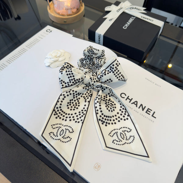 CC 26s White Bow Scrunchie 275564