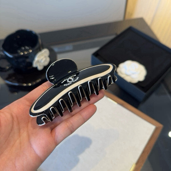 CC 26s Black Claw Hair Clip 275576