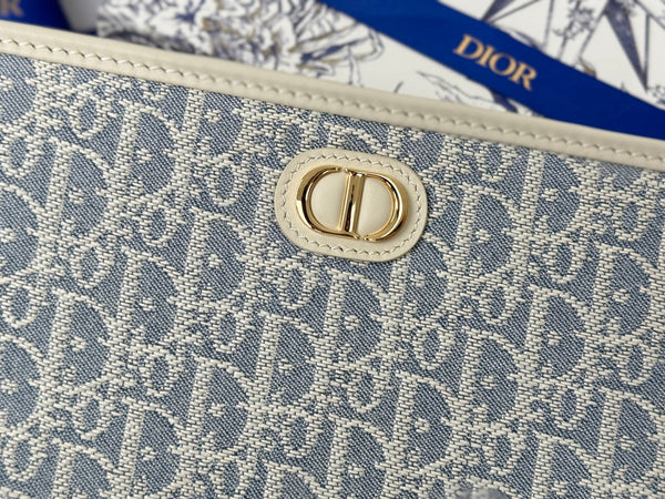 CD 30 Montaigne Dea Pouch 26cm White Blue Jacquard 258615