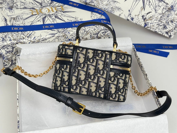 CD 30 Montaigne Mini Vanity Case 16.5cm Blue Jacquard