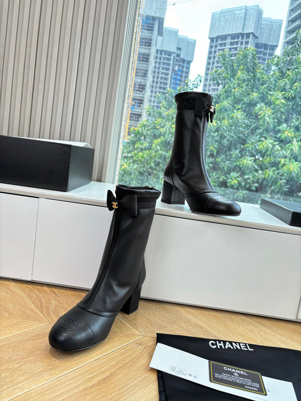 CC 25 Short Boot Black Calfskin Black Bow 430319