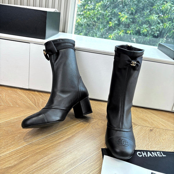 CC 25 Short Boot Black Calfskin Black Bow 430319