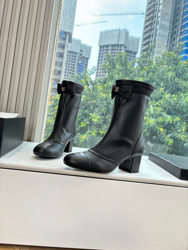 CC 25 Short Boot Black Calfskin Black Bow 430319