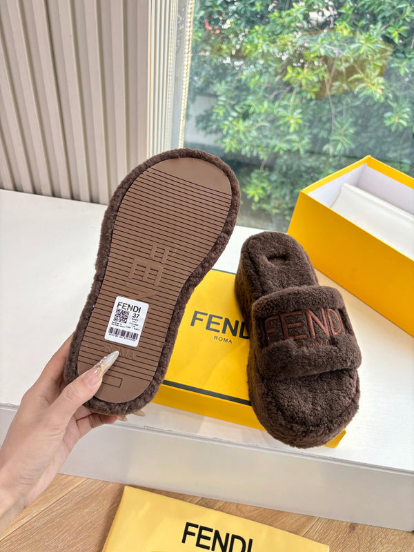 Fendi 25ss Slippers Taupe Brown Wool 507103