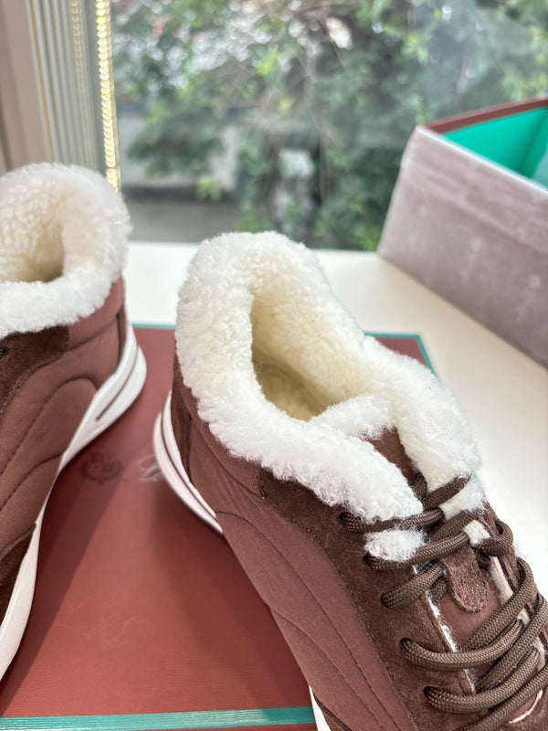 LP Weekend Walk Sneaker Red Brown Fur Suede 549519