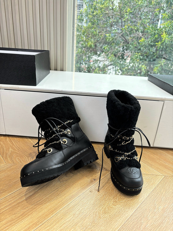 CC 2025 Short Boot Black Cowhide Wool 548840