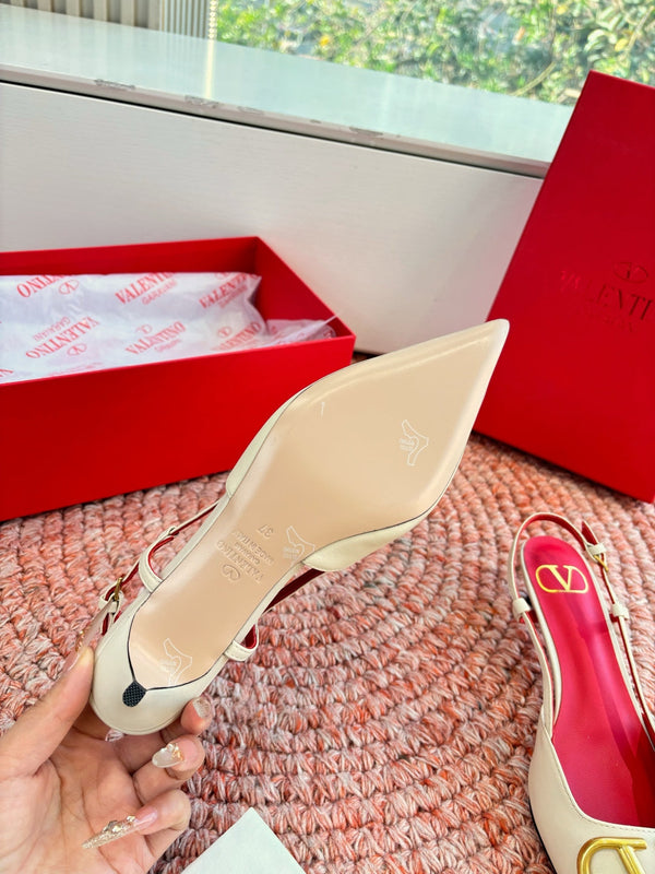 VLogo Signature Slingback 40mm Cream Sheepskin 702218