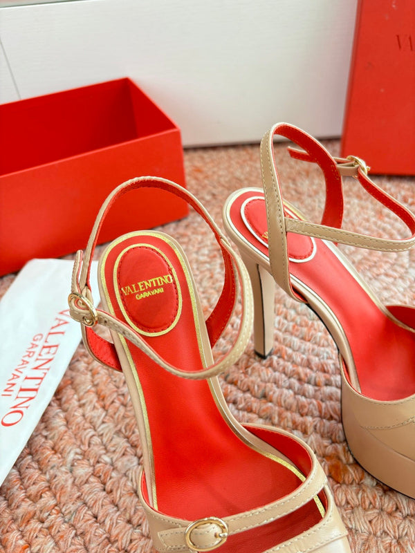 Escarpins plateforme Valentino Crasher 14,5 cm en peau de mouton beige 702231
