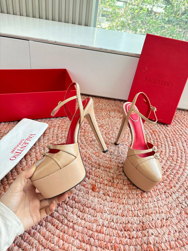 Escarpins plateforme Valentino Crasher 14,5 cm en peau de mouton beige 702231