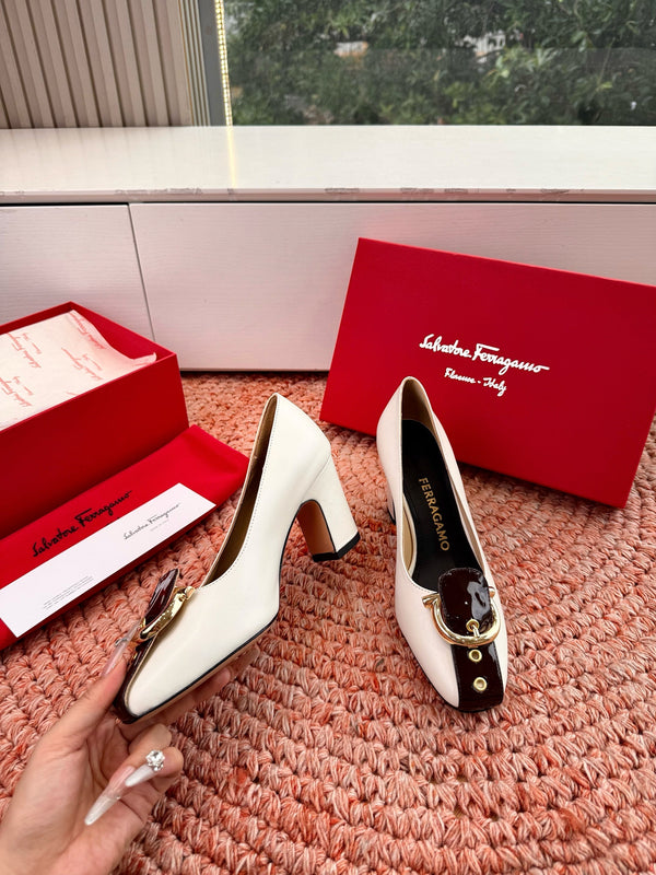 Ferragamo Gancini Pumps Black White Lambskin 760465