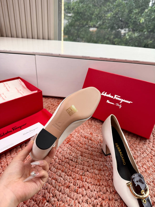 Ferragamo Gancini Pumps Black White Lambskin 760465