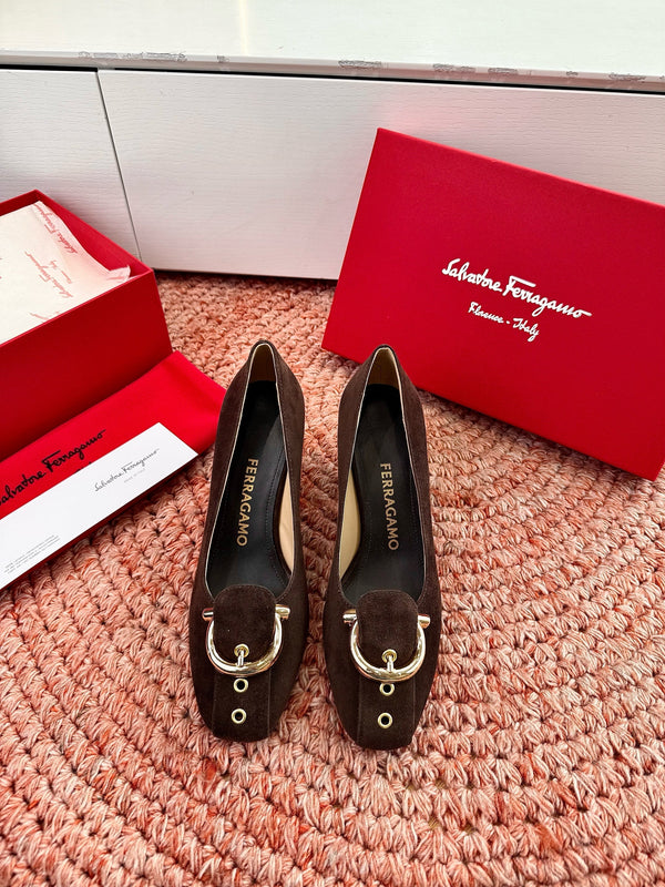 Ferragamo Gancini Pumps Dark Brown Suede 760467