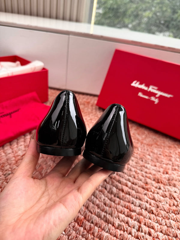 Ferragamo Gancini Ballet Flat Black Patent Leather 760470