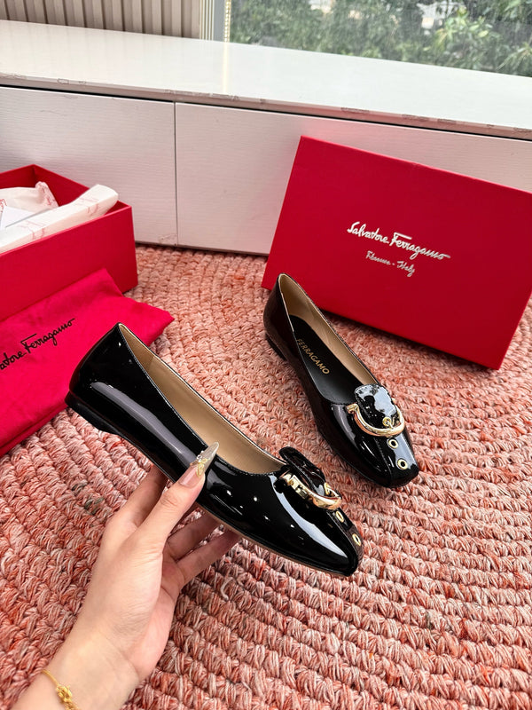 Ferragamo Gancini Ballet Flat Black Patent Leather 760470