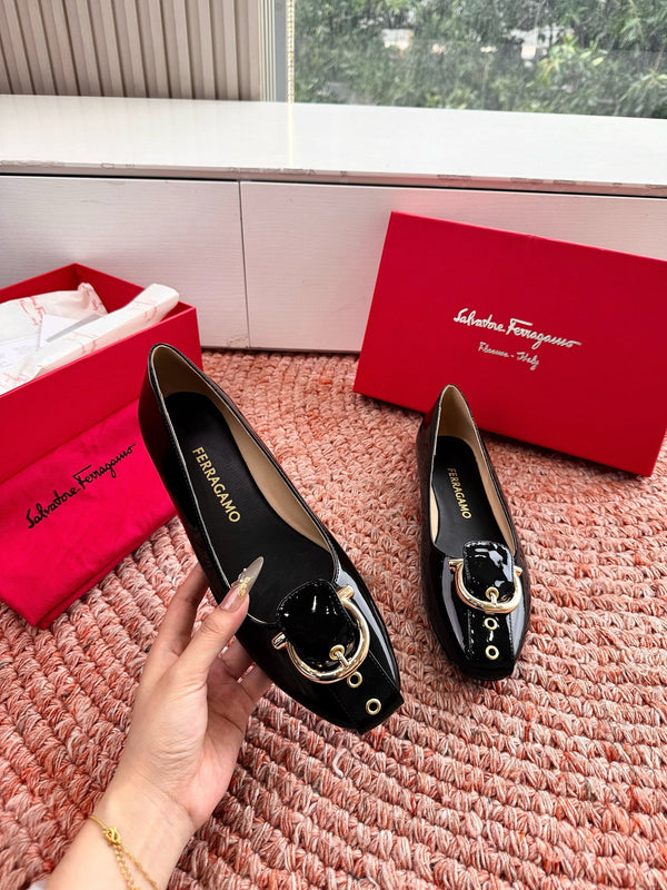 Ferragamo Gancini Ballet Flat Black Patent Leather 760470