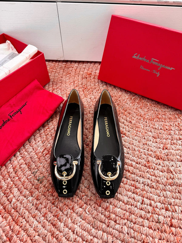 Ferragamo Gancini Ballet Flat Black Patent Leather 760470