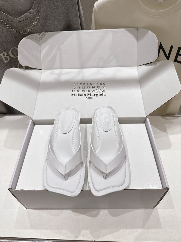 MM High-Heeled Flip-Flops White Cowhide 896513