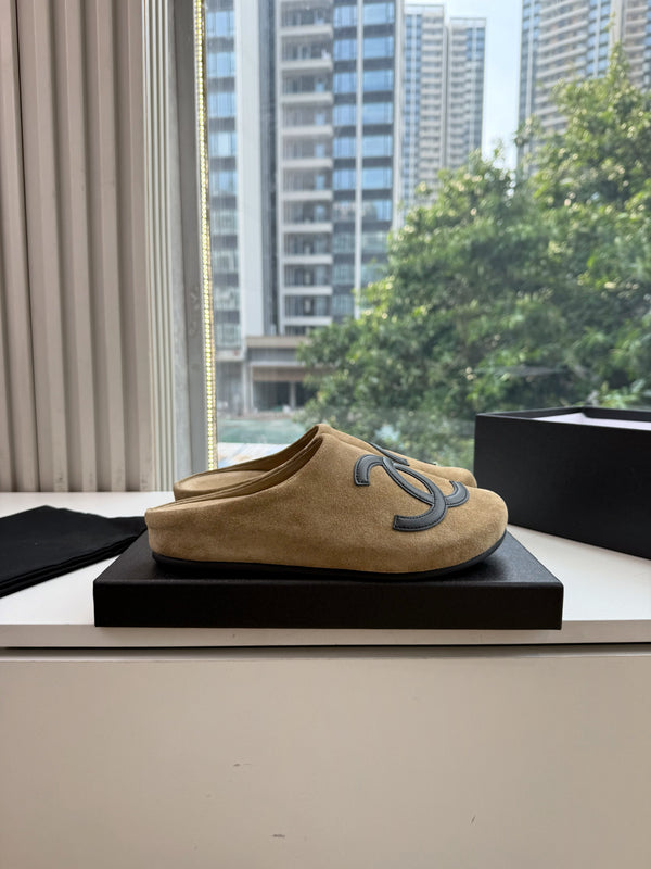 CC 26s Mules Beige Suede 967489