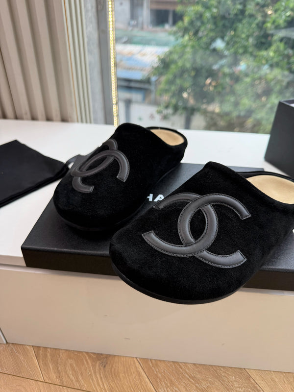CC 26s Mules Black Suede 967490