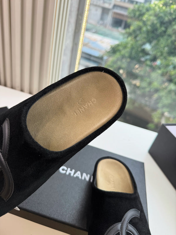 CC 26s Mules Black Suede 967490