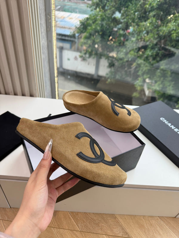 CC 26s Mules Beige Suede 967489