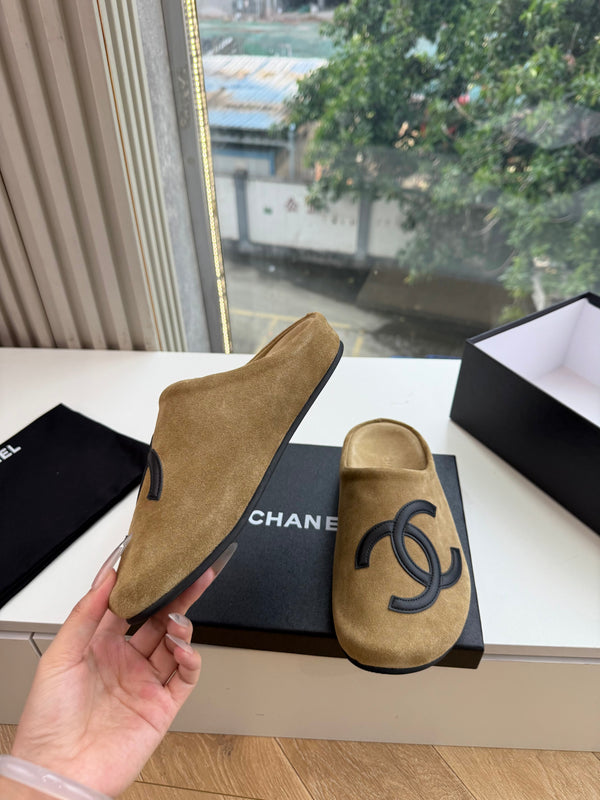 CC 26s Mules Beige Suede 967489