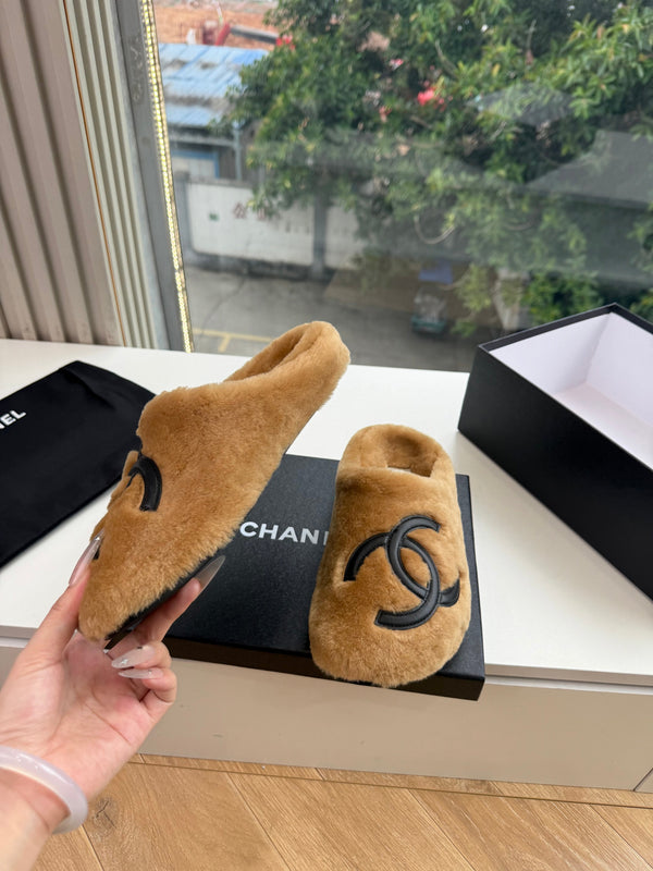 CC 26s Mules Beige Shearling 9675442