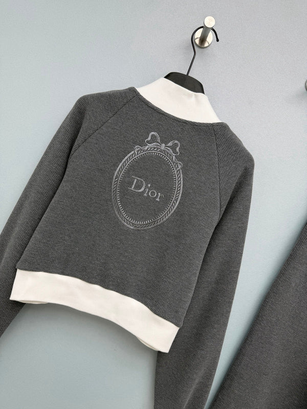CD 26S Gray Contrast Knit Tracksuit Set 428311