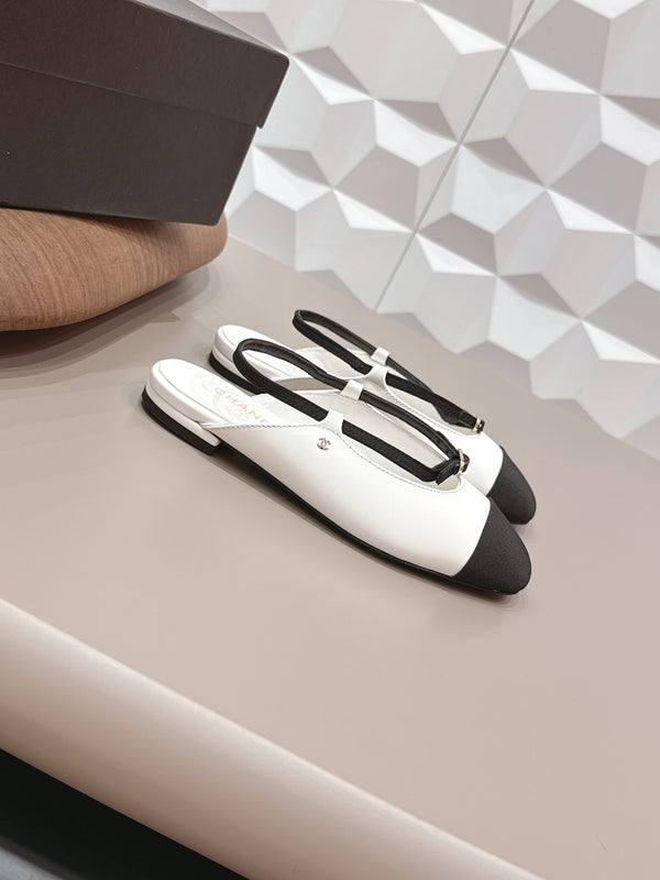 Ballerines à bout rond et arrière ouvert CC 26s Tissu Noir Blanc Cuir 613257
