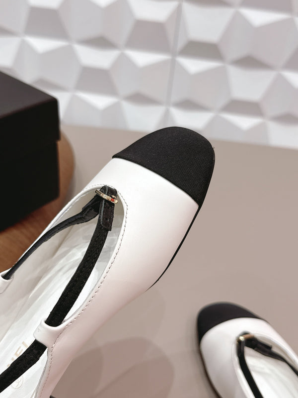 Ballerines à bout rond et arrière ouvert CC 26s Tissu Noir Blanc Cuir 613257