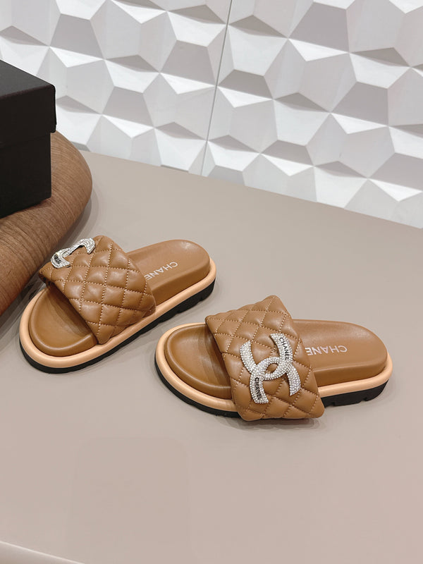 CC 26s Sandals Double C Buckle Brown Quilted Leather 613268