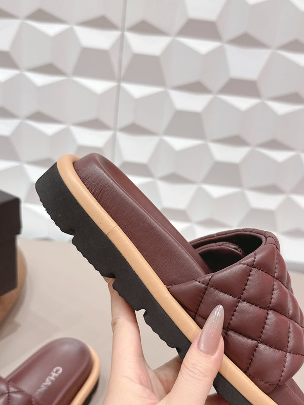 CC 26s Sandals Buckle Burgundy Quilted Leather 613272