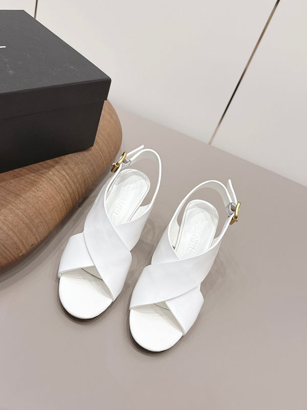 Sandales à bout rond et talon carré CC 26s en cuir blanc de 7,5 cm