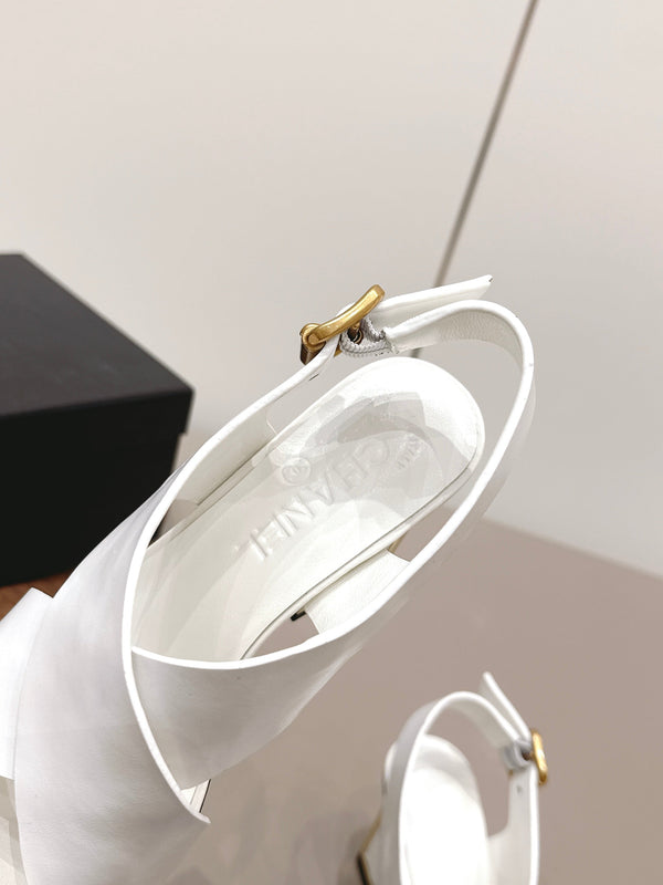 Sandales à bout rond et talon carré CC 26s en cuir blanc de 7,5 cm