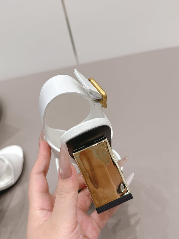 Sandales à bout rond et talon carré CC 26s en cuir blanc de 7,5 cm