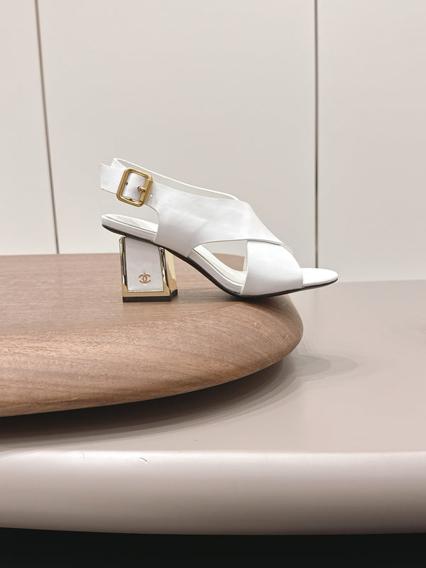 Sandales à bout rond et talon carré CC 26s en cuir blanc de 7,5 cm