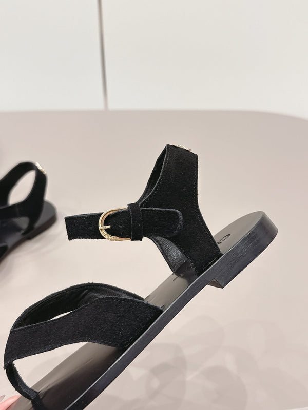 CC 26s Tongs à bout rond daim noir 738035
