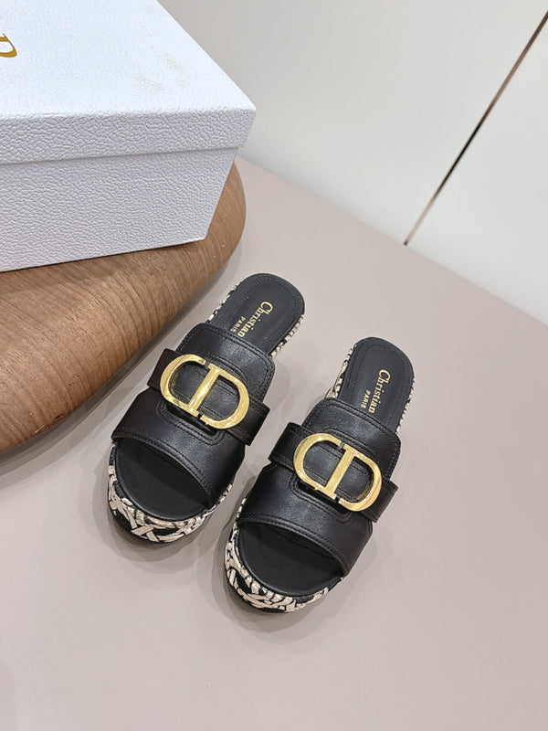 Mules compensées CD 30 Montaigne 8 cm en cuir de veau noir 738317