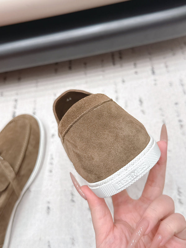HM 26s Kelly Paris Loafers Brown Suede Silver Hardware