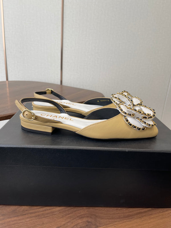 CC Classic Camélia Slingback Plat Cuir Beige Blanc 624231