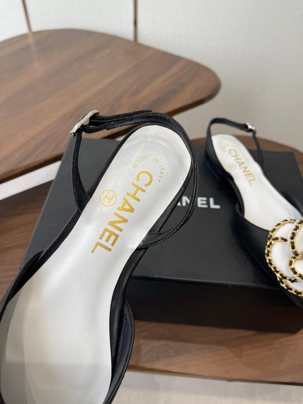 CC Classique Camélia Plat Slingback Cuir Noir Blanc 624232
