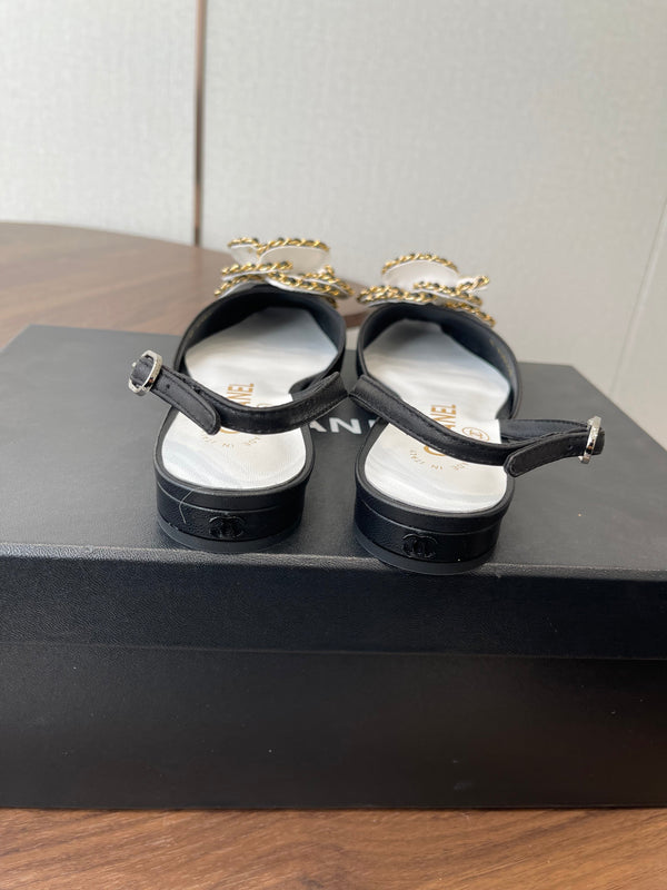 CC Classique Camélia Plat Slingback Cuir Noir Blanc 624232