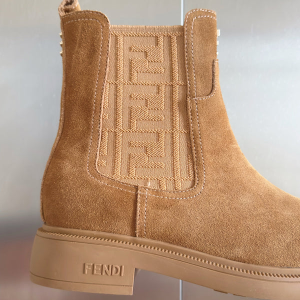 Fendi 2025 Botte Chelsea Marron en Tissu Suédé à Monogramme FF 553104