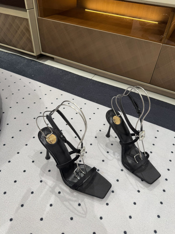 SANDALI CON TACCO ALTO IN SETA NERA CON CINTURINI E GIOIELLO ATTACCATO